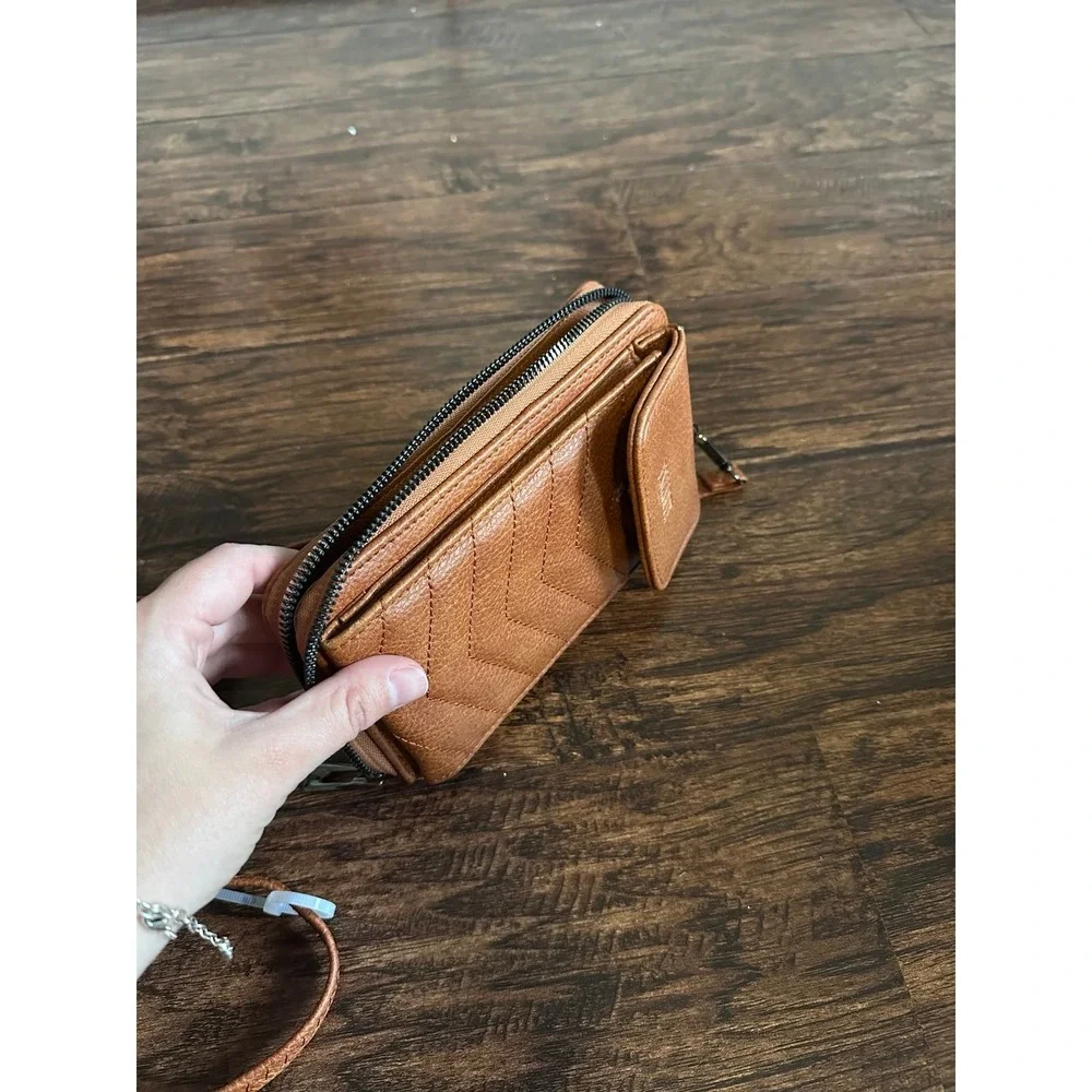 Escarte‎ Brown Crossbody